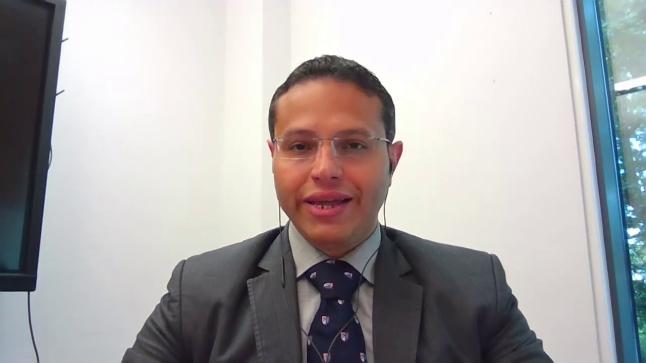 باحث مصري في أكسفورد: أتوقع تكرار موجات كورونا