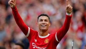 رونالدو يودع جماهير مانشستر يونايتد بالدموع ويوجه رسالة غامضة إلى الكاميرا