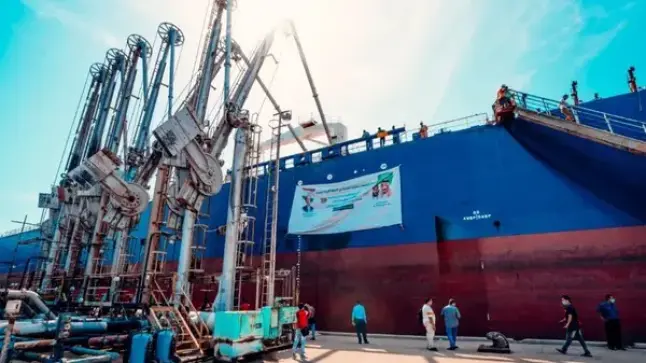 منحة المشتقات النفطية تصل السوم ميناء حضرموت بالمملكة 1444هـ